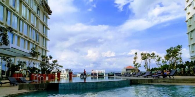 hotel dengan kolam renang di Samarinda