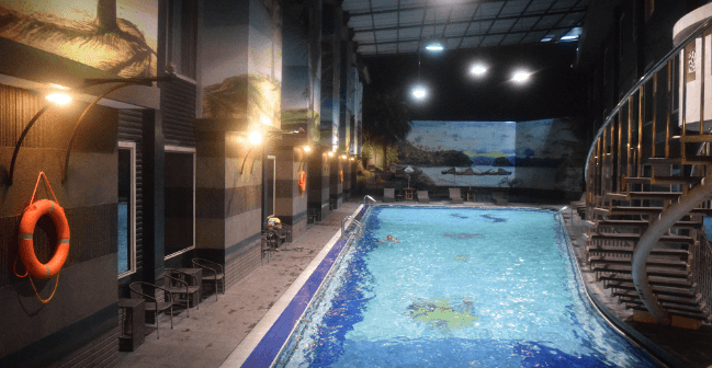 hotel dengan kolam renang di Tulungagung