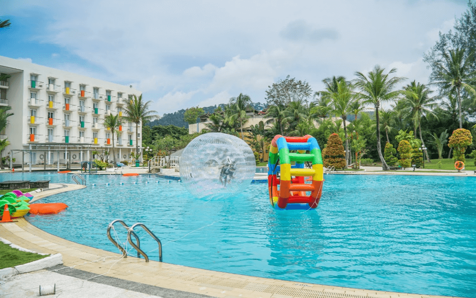 hotel dengan private pool di Batam