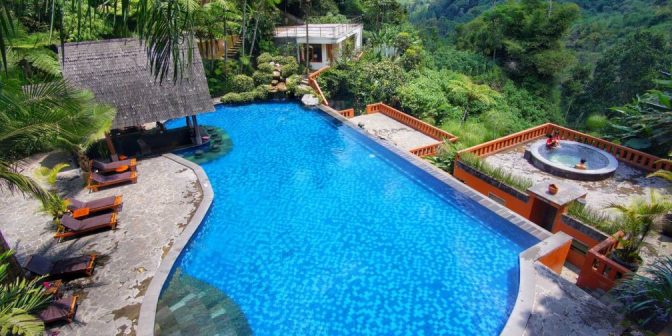 Kolam Renang Progresif via explorewisata.com