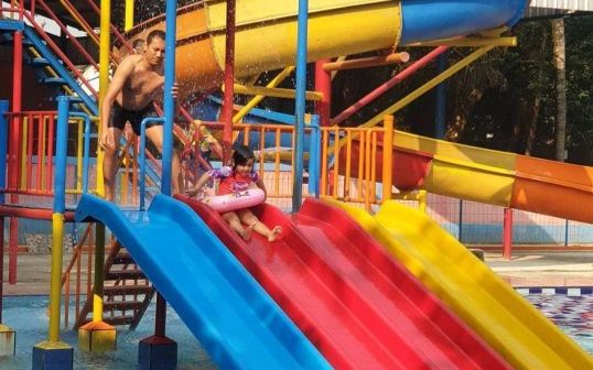 Kolam Renang Pasir Putih via dolanyok.com