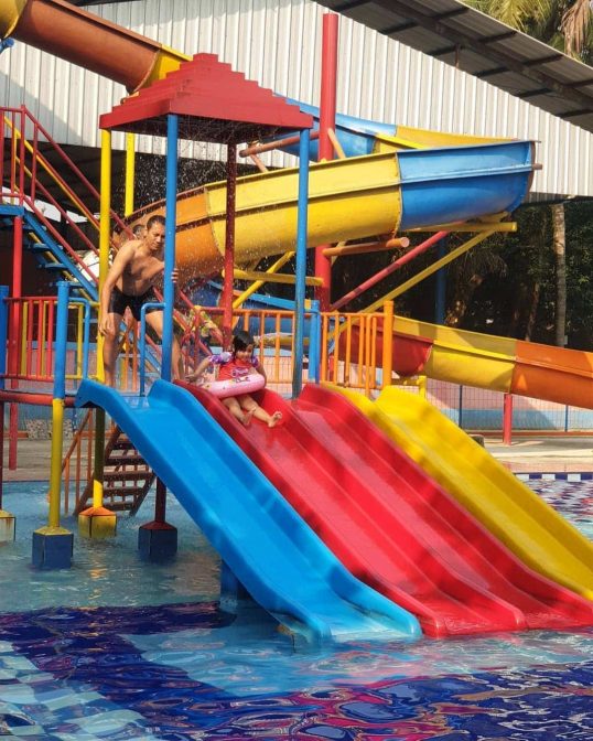 Kolam Renang Pasir Putih via dolanyok.com