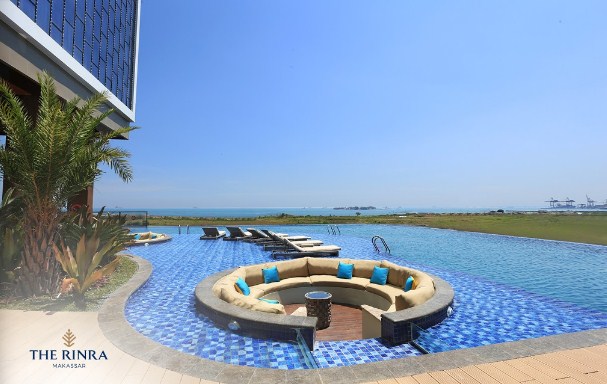 hotel dengan fasilitas kolam renang di Makassar