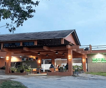 Hotel dengan Kolam Renang di Purwakarta