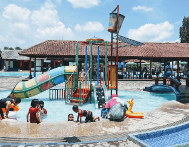 kolam renang di Cilacap