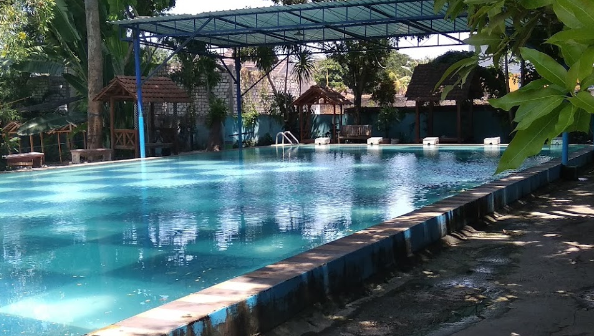 kolam renang di Tuban