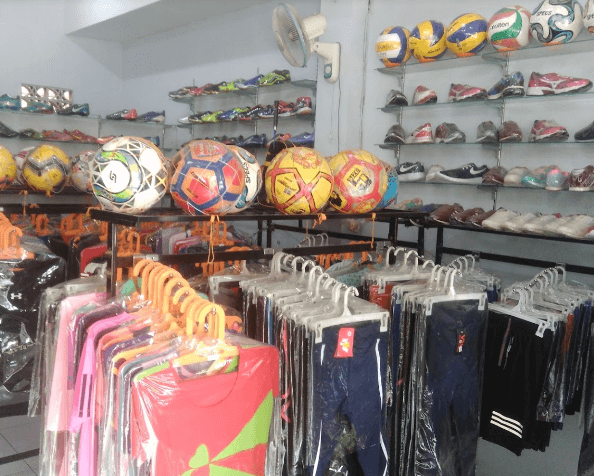 Toko baju renang di Jombang