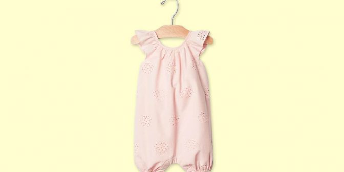 Mencuci Baju Bayi Dengan Mesin Cuci