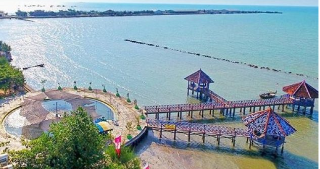 kolam renang di rembang