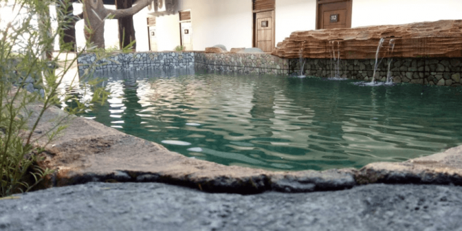 hotel dengan fasilitas kolam renang di kediri