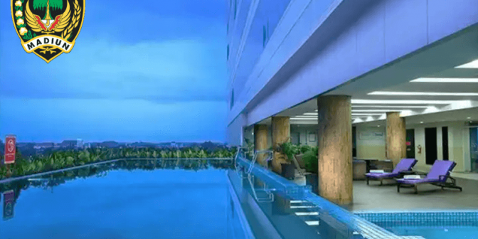 Hotel dengan Kolam Renang di Madiun