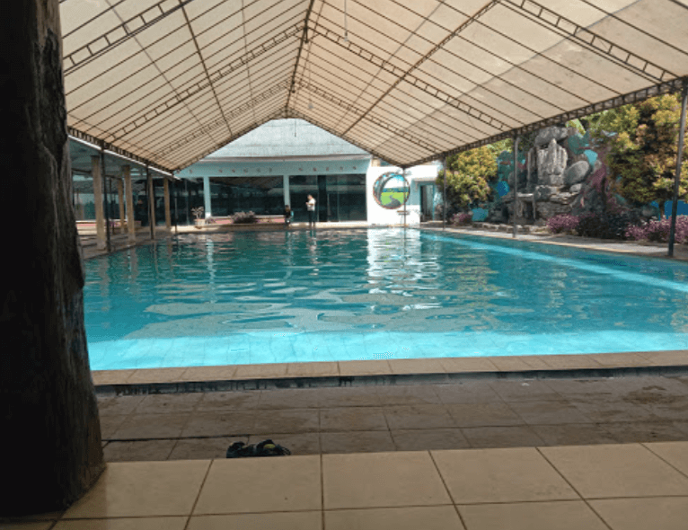 Kolam Renang di Padalarang