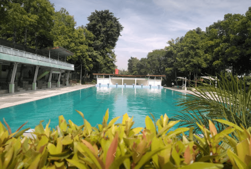 kolam renang di bojonegoro