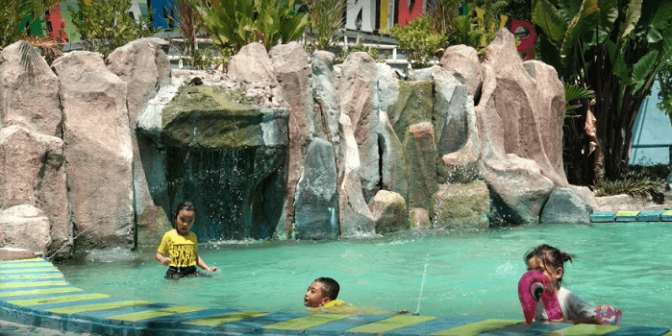 kolam renang di Grobogan