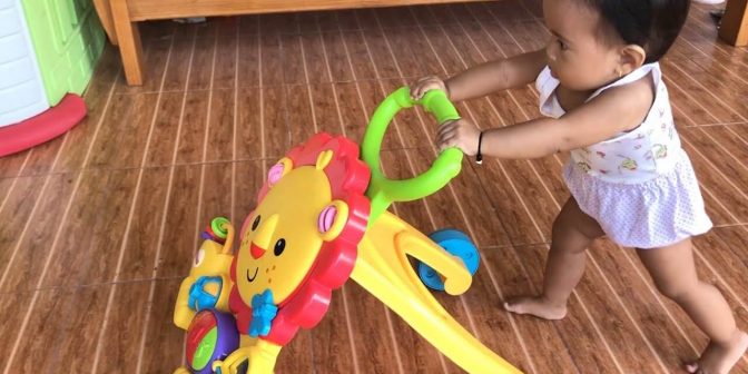 Mainan Anak Untuk Belajar Jalan via youtube.com