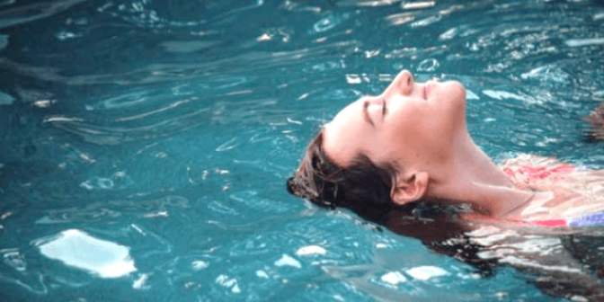 Berenang saat Jenuh Kerja dari Rumah