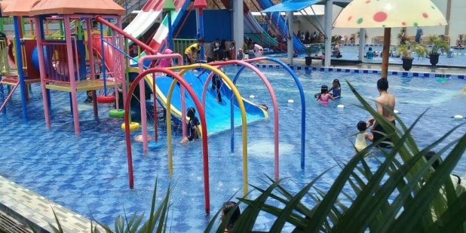 wisata kolam renang di Karanganyar