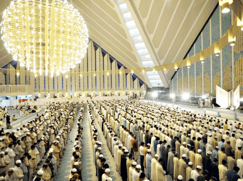 tarawih di rumah atau masjid