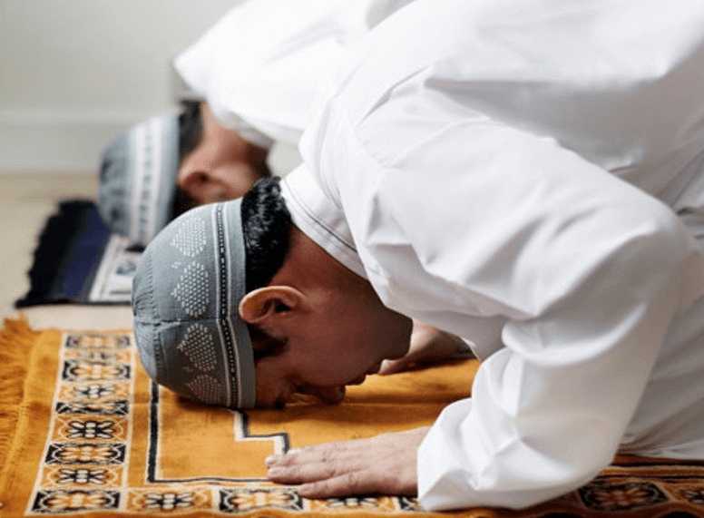 tarawih di rumah atau masjid