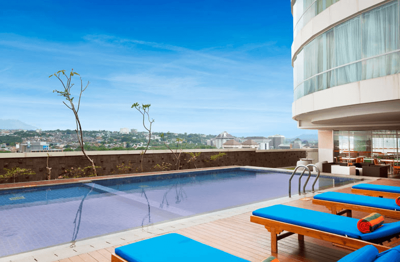 kolam renang tertinggi di Semarang 