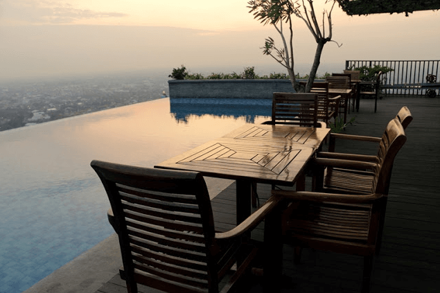 kolam renang tertinggi di Semarang