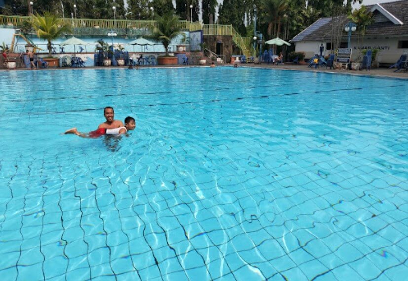 kolam renang cemara asri medan