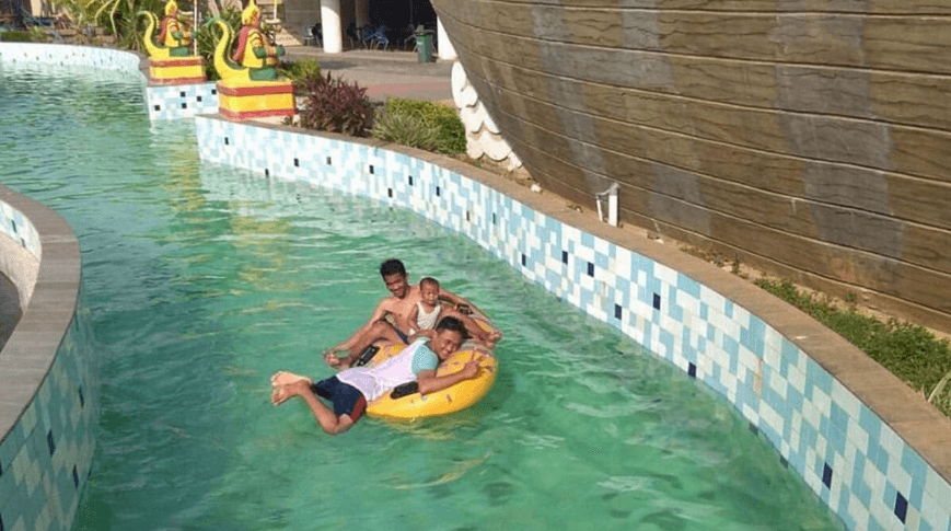 Kolam Renang Taman Surya