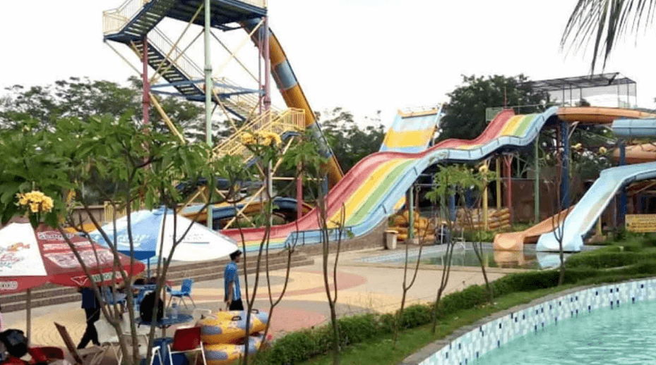 Kolam Renang Taman Surya