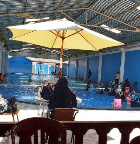 kolam renang tirta mas