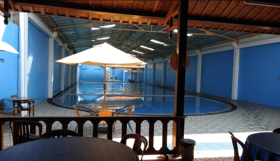 kolam renang tirta mas