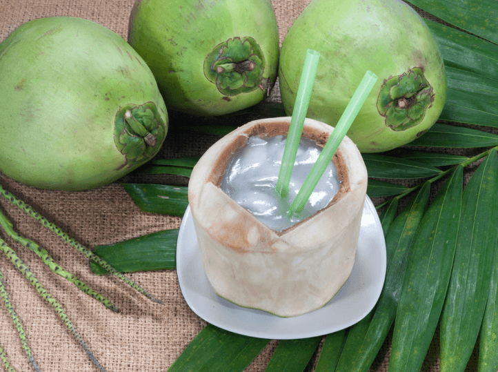 Manfaat Air Kelapa Muda bagi Ibu Hamil