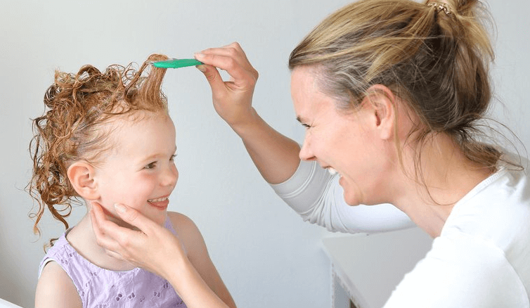 rambut keriting bayi