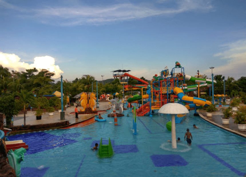 kolam renang di Batam