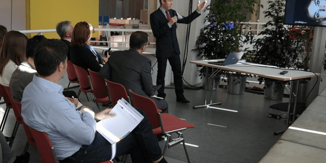 menulis essay beasiswa kuliah