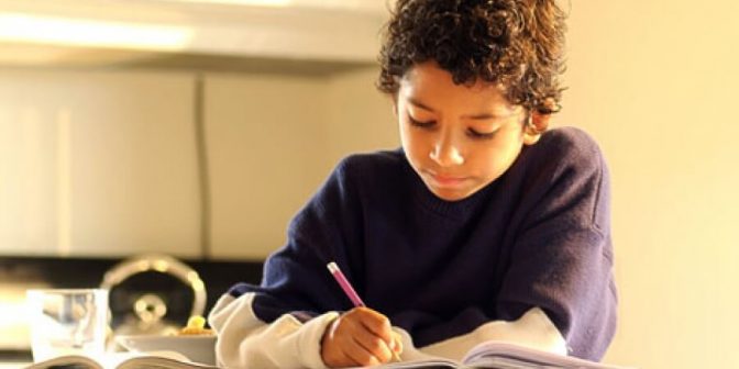 membantu anak Belajar Di Rumah