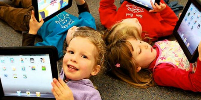 Penggunaan Gadget Pada Anak