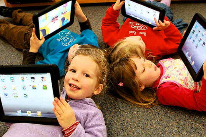 Penggunaan Gadget Pada Anak