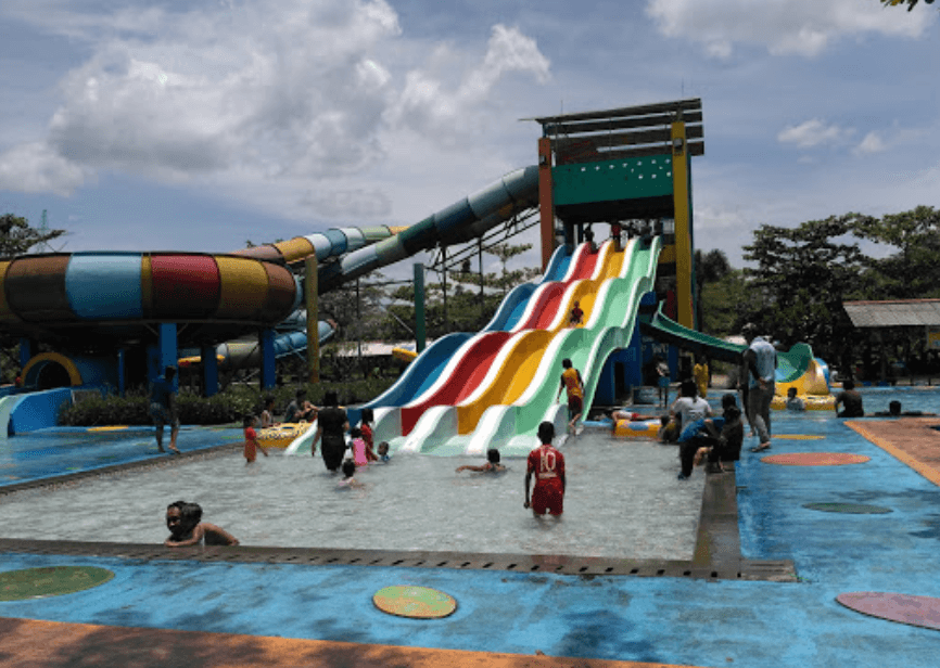 kolam renang di Ciledug