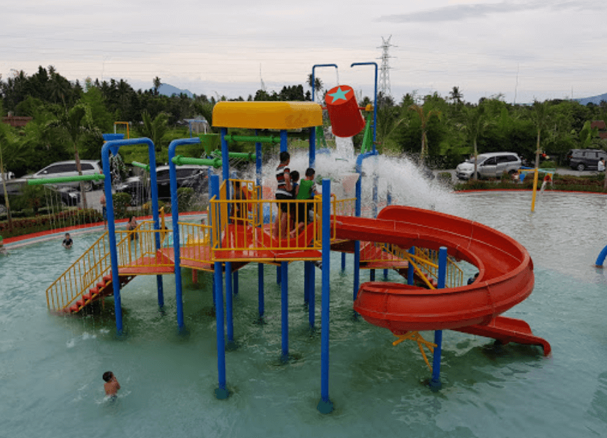 kolam renang di minahasa