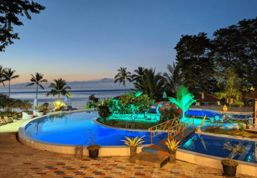 kolam renang di minahasa