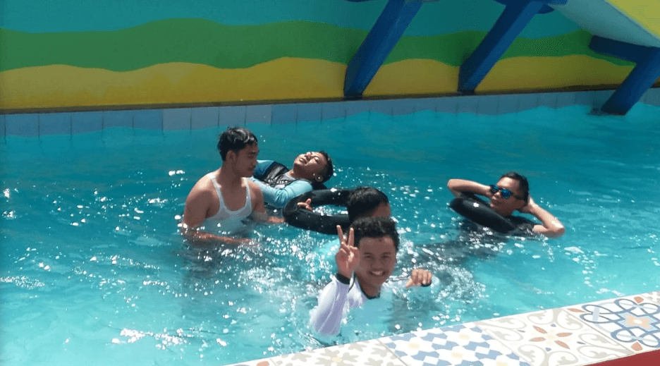 kolam renang kahuripan