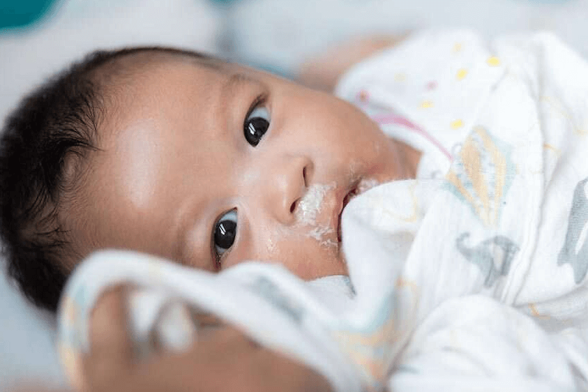 penyebab bayi muntah