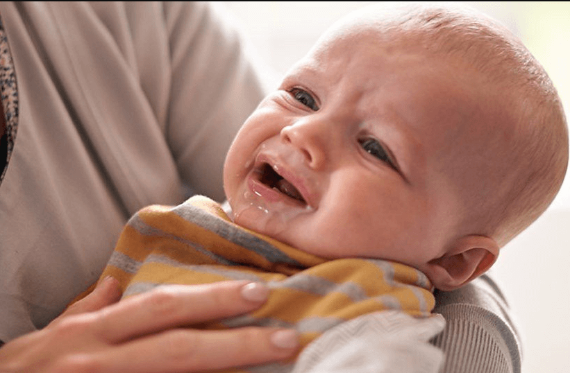 penyebab bayi muntah
