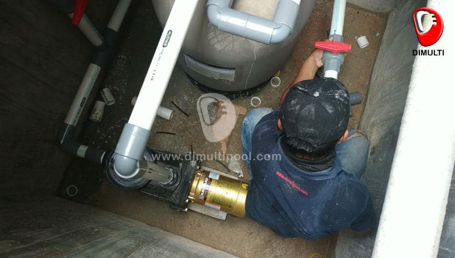 Pemasangan pompa kolam renang