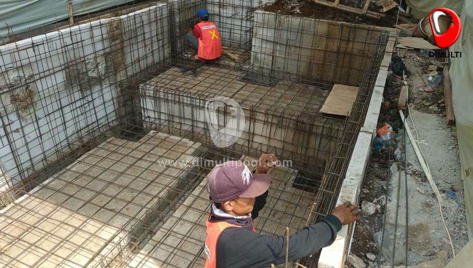 Pembesian Kolam Renang