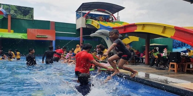 kolam renang tirta mulya