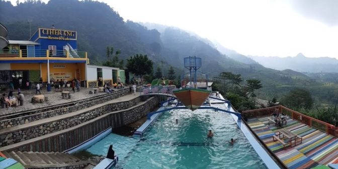 kolam renang curug ciherang