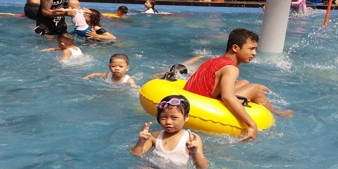 kolam renang tirta mulya