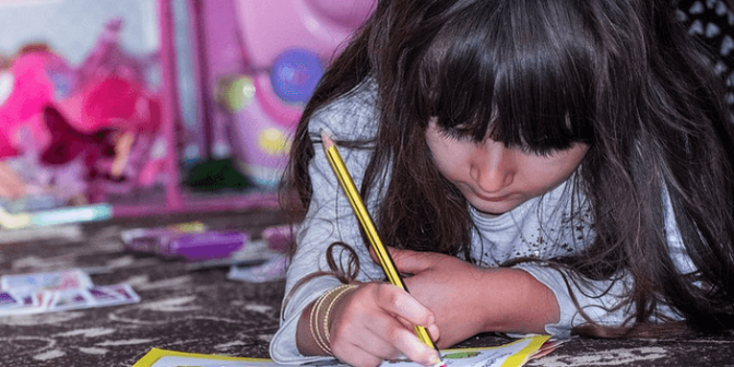 melatih konsentrasi anak