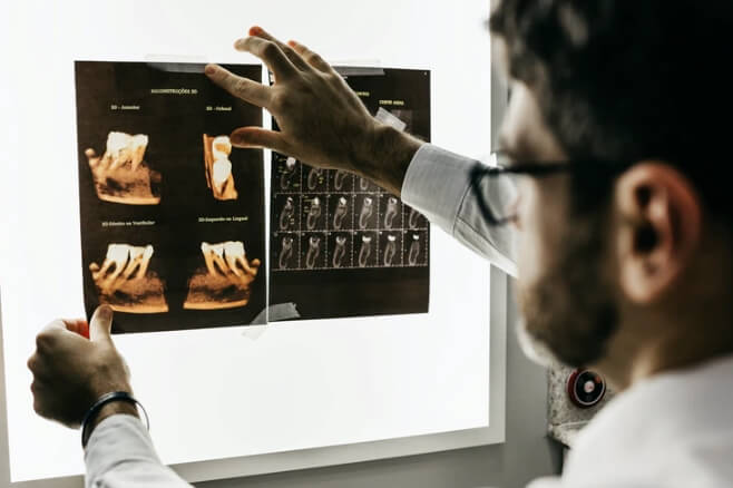 menjadi dokter